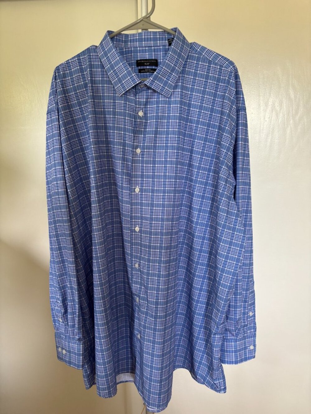 Shaquille O'Neal XLG Men's Big Fit Cooling Stretch Dress Shirt Plaid Blue White